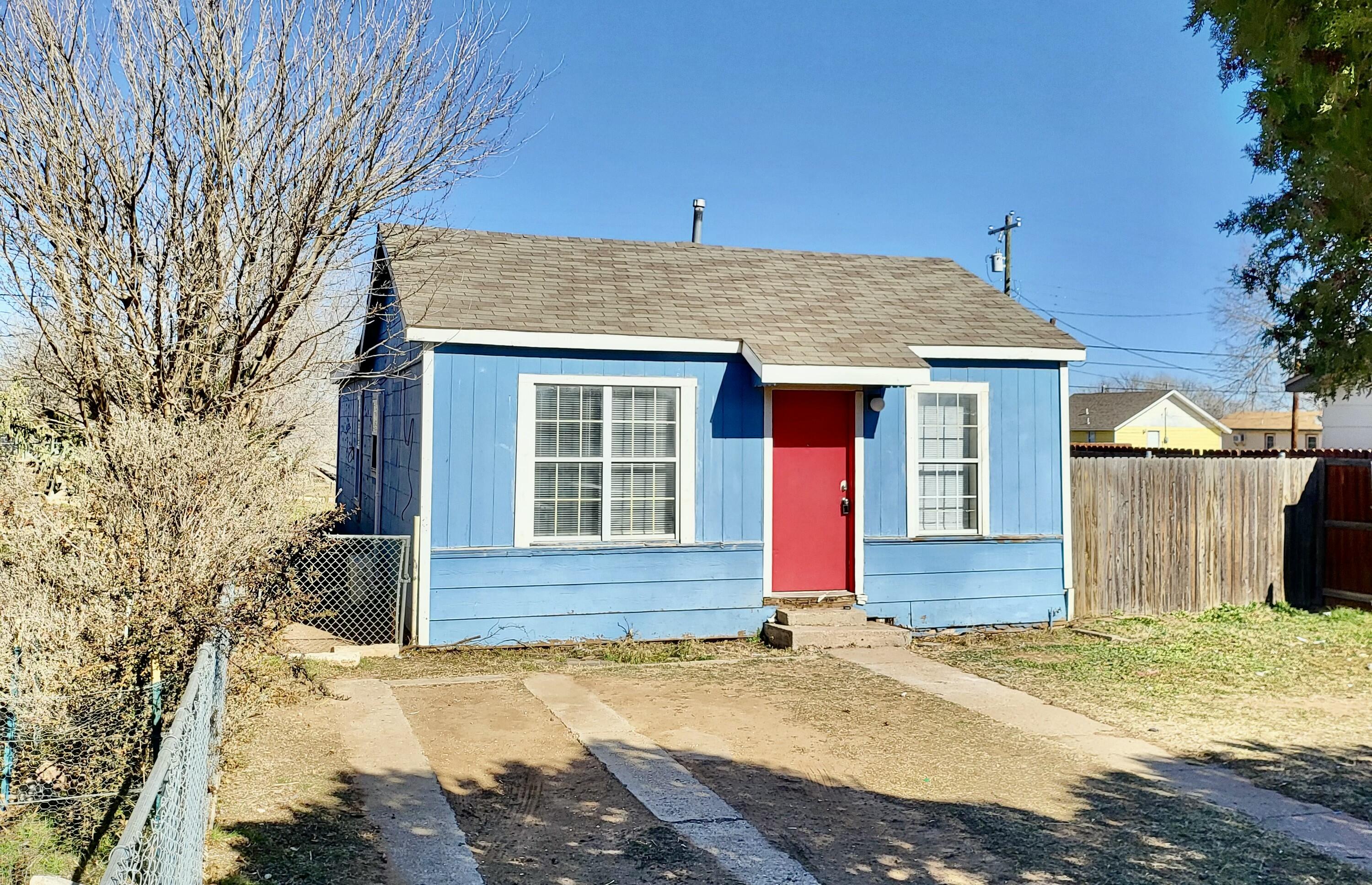 2824 Bates Street Lubbock, TX 79415 - Photo 2 of 20 tempImage84fQfX