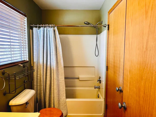 $270,000 | 1851 Indian Hill Lane, Aurora, IL 60503