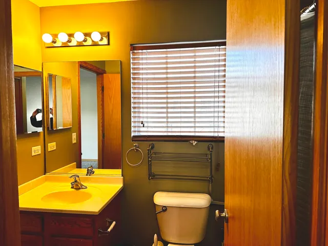 $270,000 | 1851 Indian Hill Lane, Aurora, IL 60503