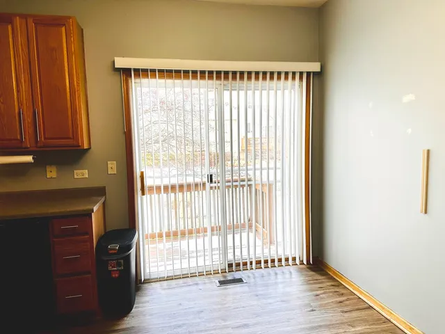 $270,000 | 1851 Indian Hill Lane, Aurora, IL 60503