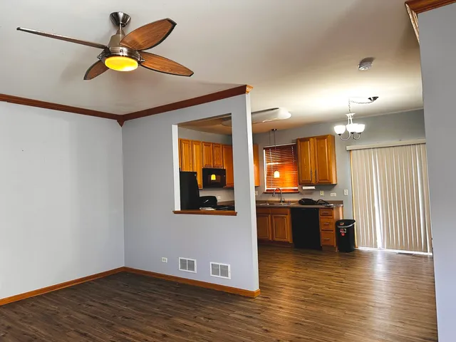 $270,000 | 1851 Indian Hill Lane, Aurora, IL 60503