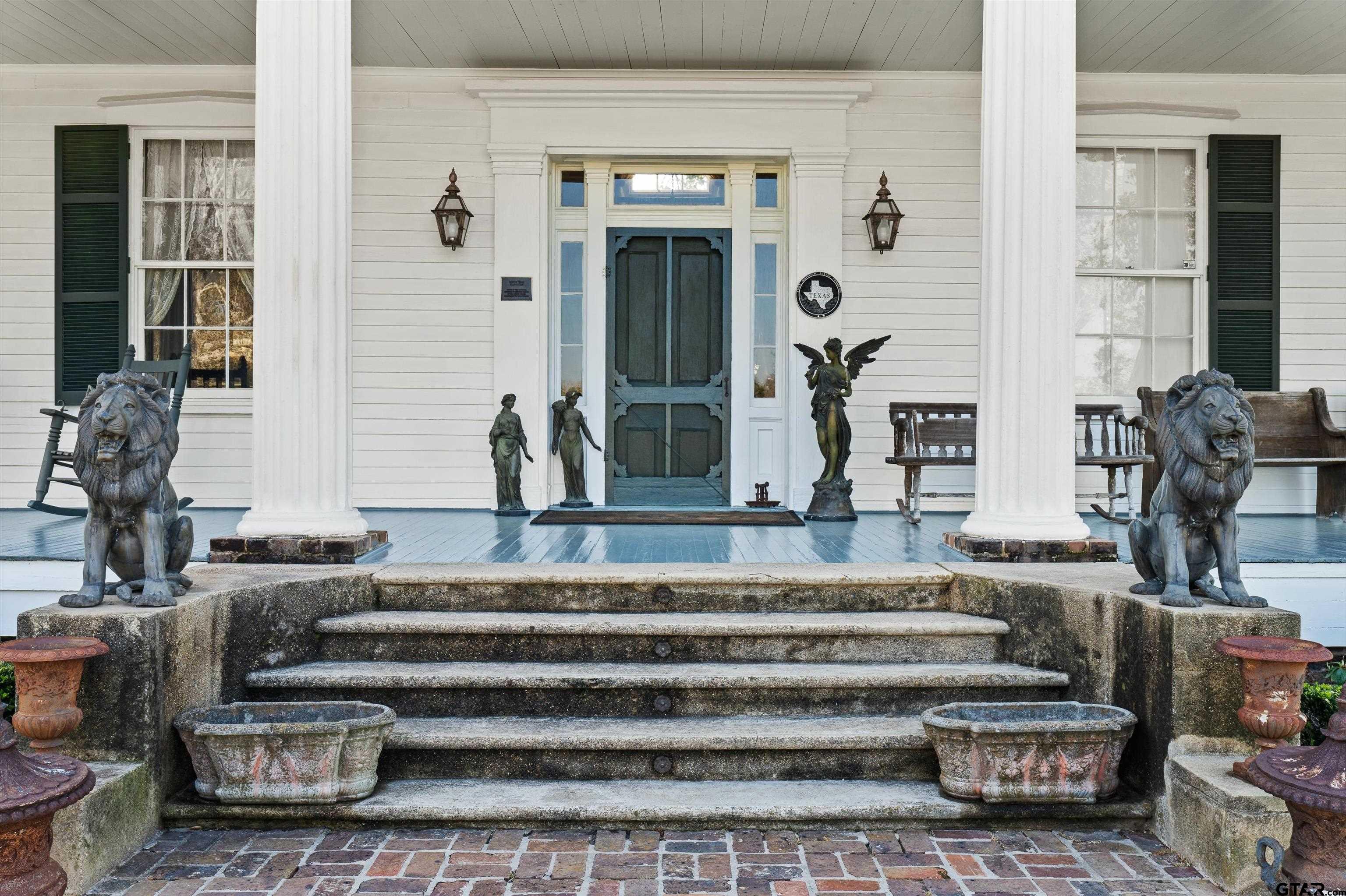 11992 County Road 4233 Cushing, TX 75760 - Photo 4 of 48 a view of entryway and hall with wooden floor