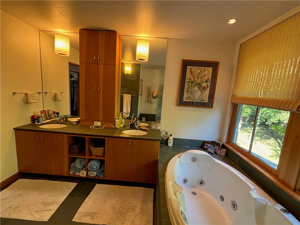 192 Racquet Road Jamestown, RI 02835 - Photo 9 of 10