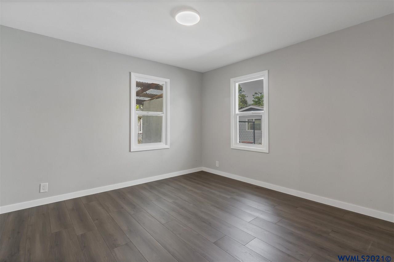 588 Southwest Clay Street Dallas, OR 97338 - Photo 23 of 31 Gallery Image 23