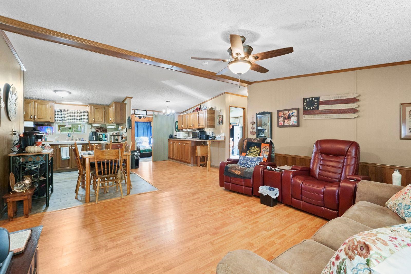 847 Shady Grove Road Louisa, KY 41230 - Photo 11 of 42