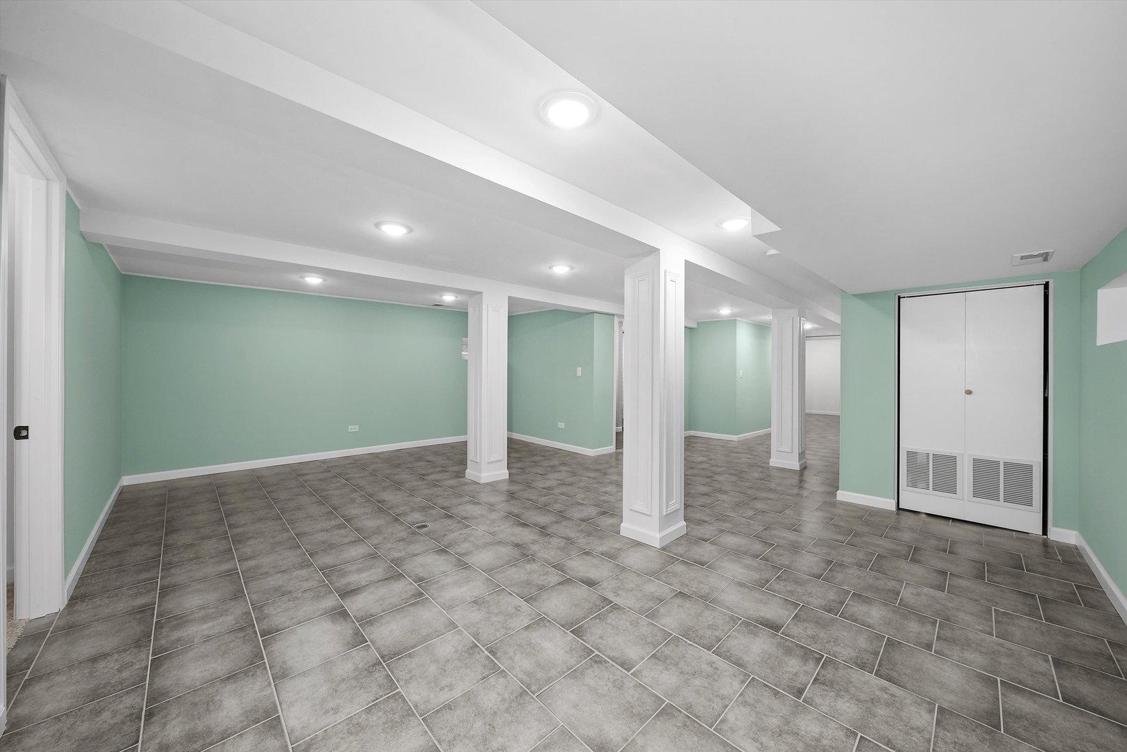 Undisclosed Address Chicago, IL 60656 - Photo 31 of 38 a view of a big room with a chandelier