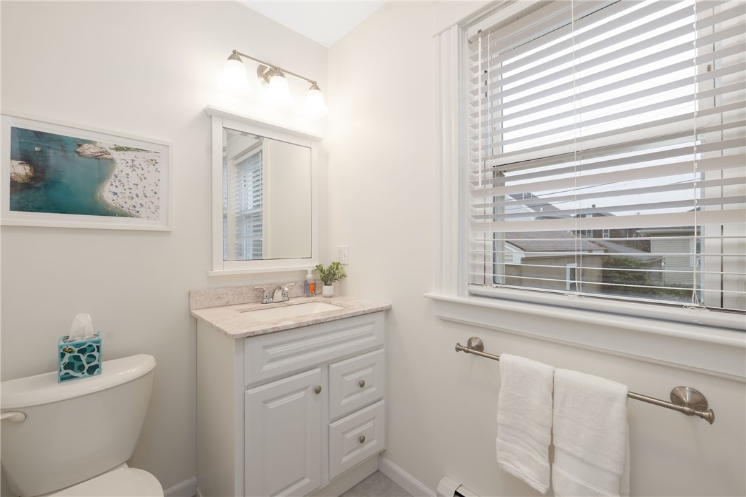 19 County Street Newport, RI 02840 - Photo 17 of 39