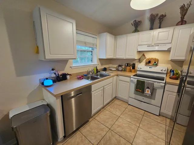 $1,700 | 985 Cooper Street, St. Augustine, FL 32084