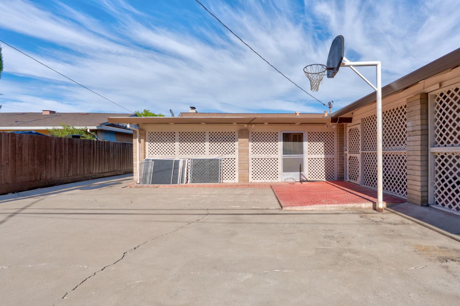 163 North Santa Rosa Street Los Banos, CA 93635 - Photo 40 of 49
