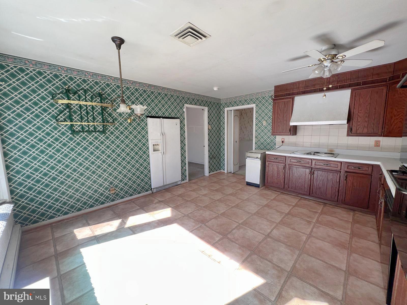 5709 Turner Road Broad Run, VA 20137 - Photo 3 of 20 Spacious kitchen with vintage charm.