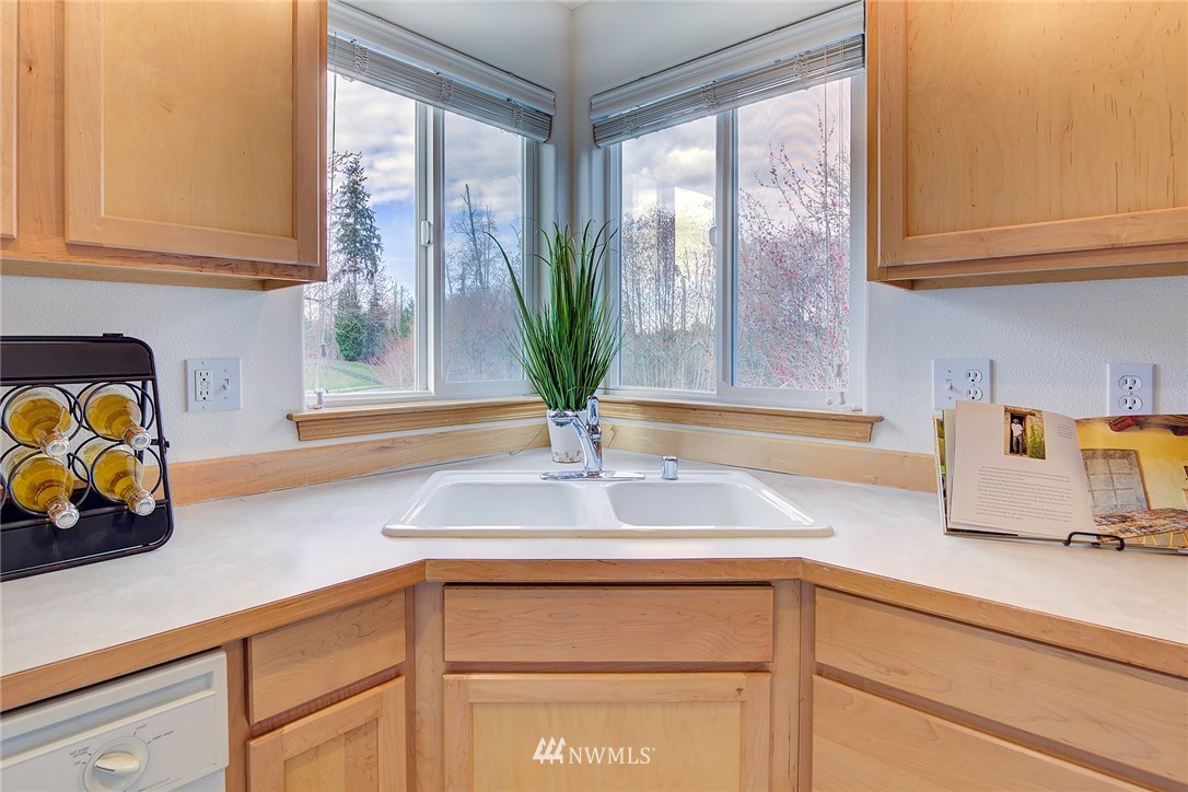 18609 10th Avenue Southeast Bothell, WA 98012 - Photo 8 of 25