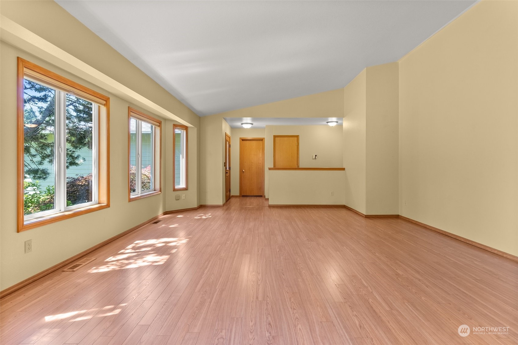 12501 Koeppen Road Southeast Rainier, WA 98576 - Photo 11 of 38 Gallery Image 11