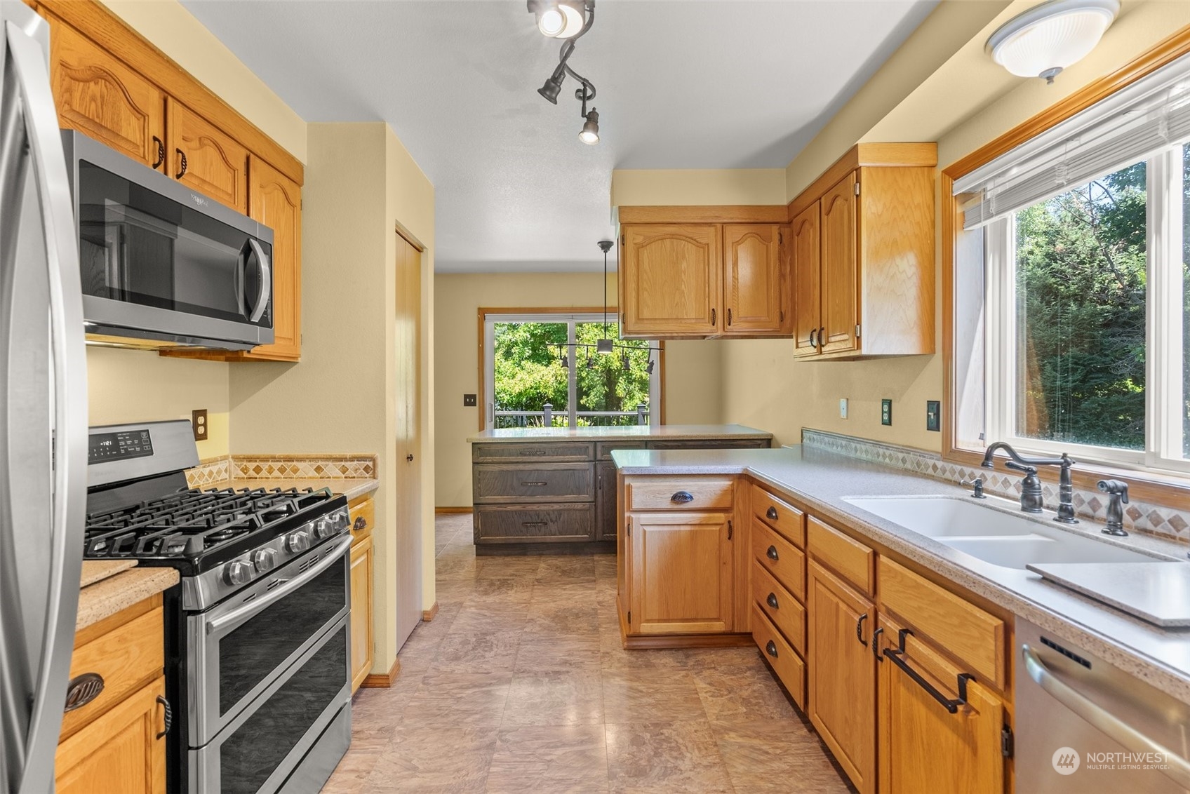 12501 Koeppen Road Southeast Rainier, WA 98576 - Photo 13 of 38 Gallery Image 13