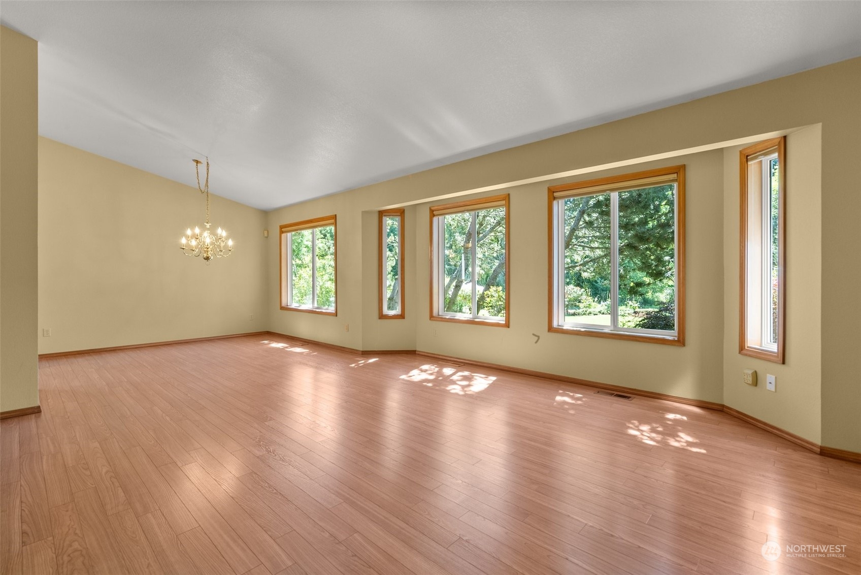 12501 Koeppen Road Southeast Rainier, WA 98576 - Photo 10 of 38 Gallery Image 10