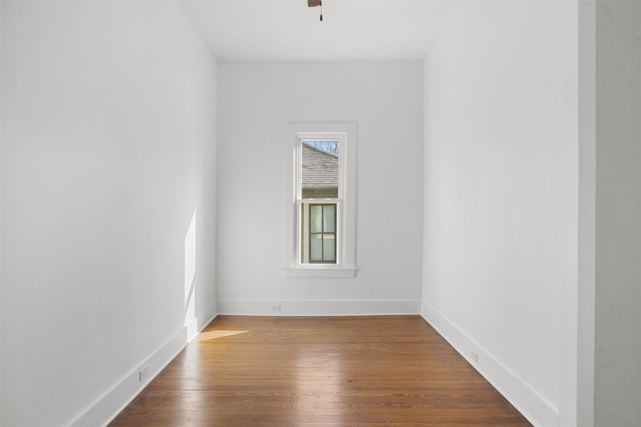 1019 West 4th Street Taylor, TX 76574 - Photo 13 of 20