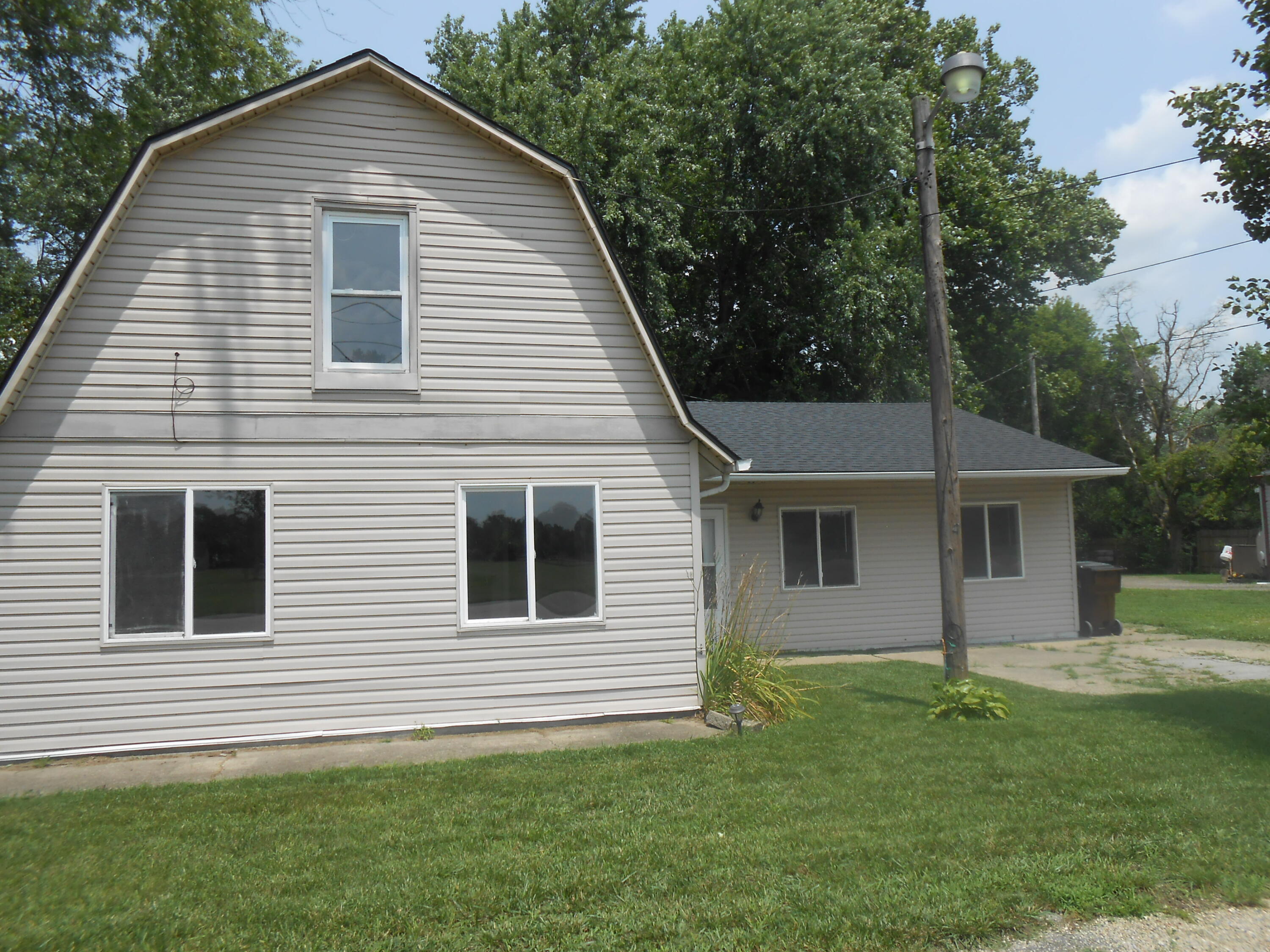 5128 Fletcher Chapel Road Springfield, OH 45502 - Photo 2 of 37
