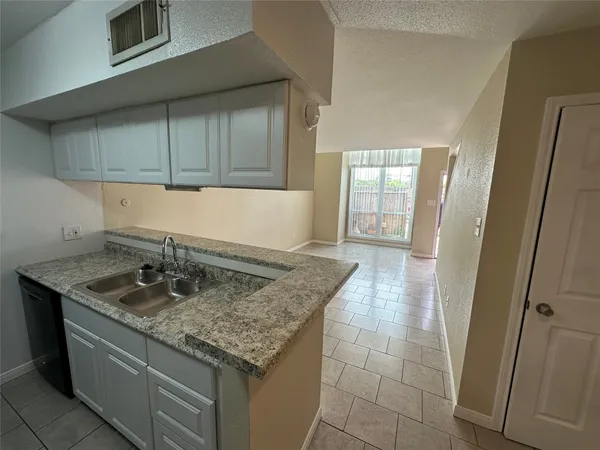 $85,000 | 16120 Stuebner Airline Road, Unit 202, Spring, TX 77379