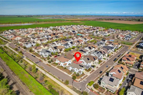 $1,150,000 | 2230 Cannery Loop, Davis, CA 95616