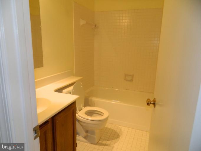 1507 Hugo Circle Silver Spring, MD 20906 - Photo 7 of 19 Bath