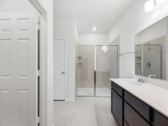 a view of a back yard