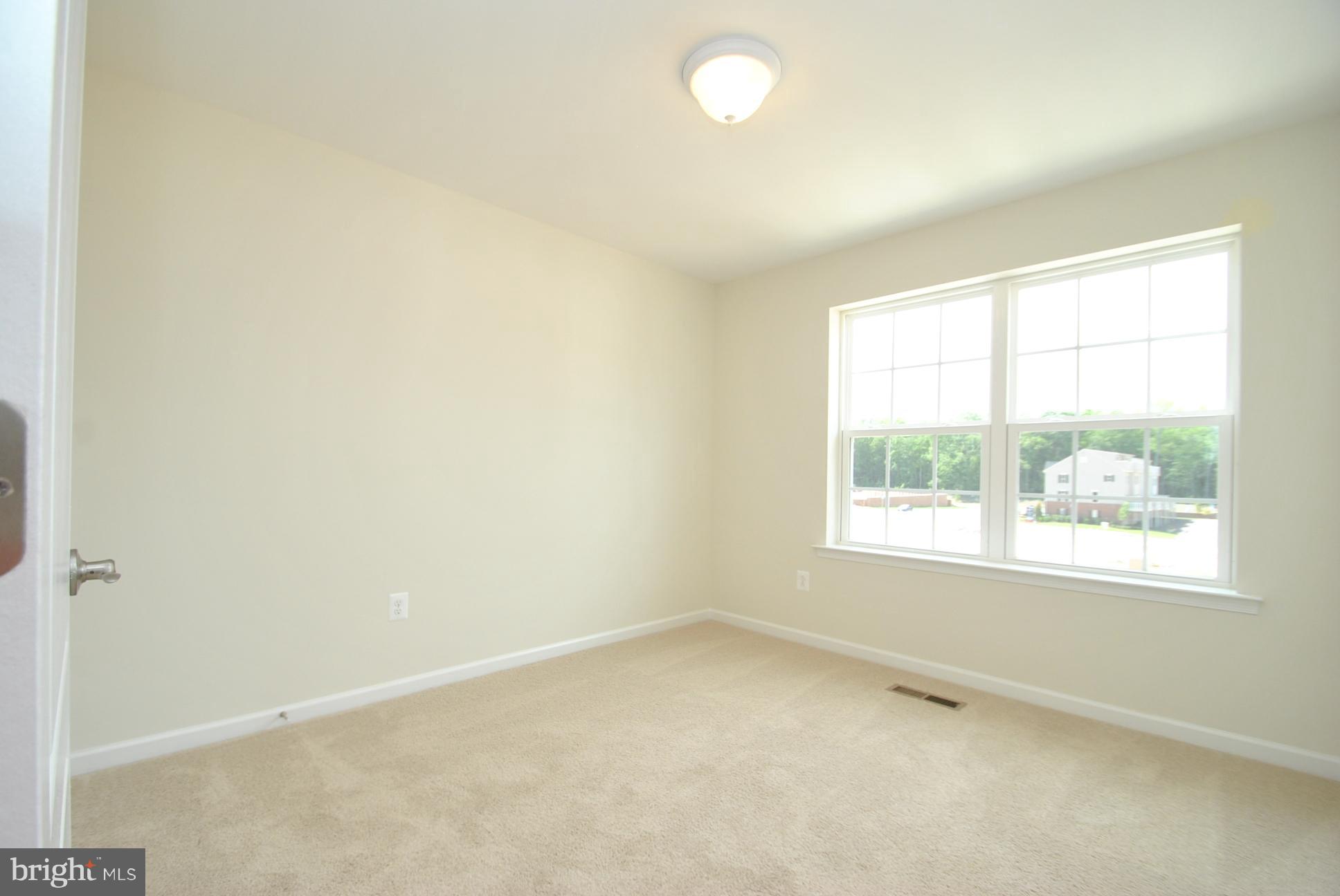 944 Winter Run Road Baltimore, MD 21220 - Photo 23 of 30 an empty room with a window