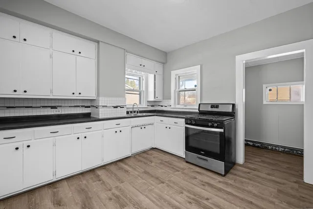 $135,000 | 1577 31st Avenue, Moline, IL 61265