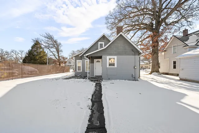 $135,000 | 1577 31st Avenue, Moline, IL 61265