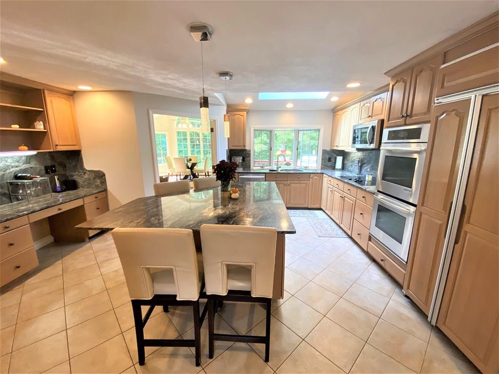 86 Willow Ridge Road North Andover, MA 01845 - Photo 8 of 42 Gallery Image 8
