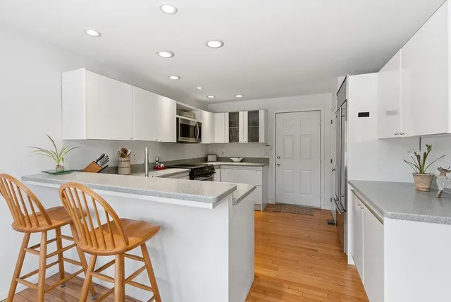 $515,000 | 190 Chase Way, Unit 190, Manchester, NH 03104