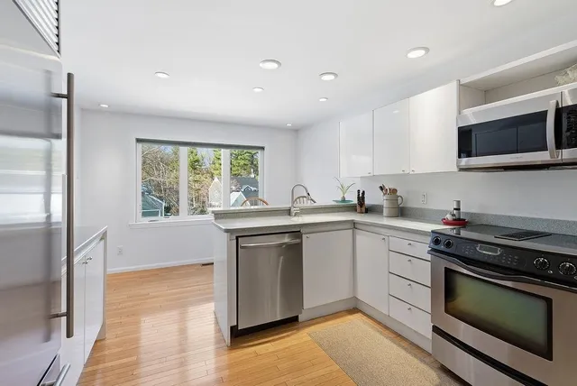 $515,000 | 190 Chase Way, Unit 190, Manchester, NH 03104