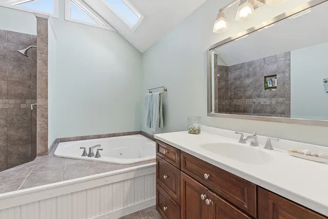 $515,000 | 190 Chase Way, Unit 190, Manchester, NH 03104