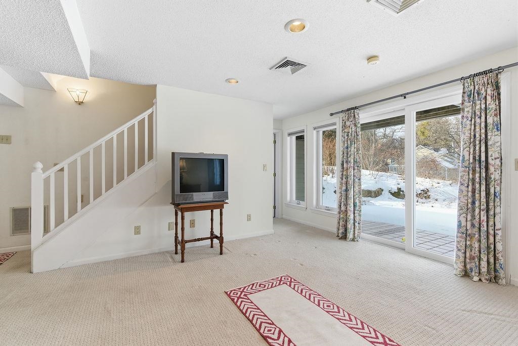 190 Chase Way, Unit 190 Manchester, NH 03104 - Photo 46 of 50