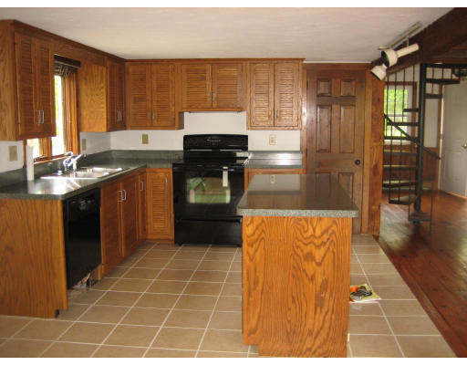 970 Main Street Hanover, MA 02339 - Photo 3 of 9