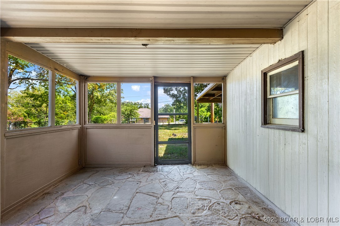50 Hazel Street Camdenton, MO 65020 - Photo 26 of 48 Screened in patio