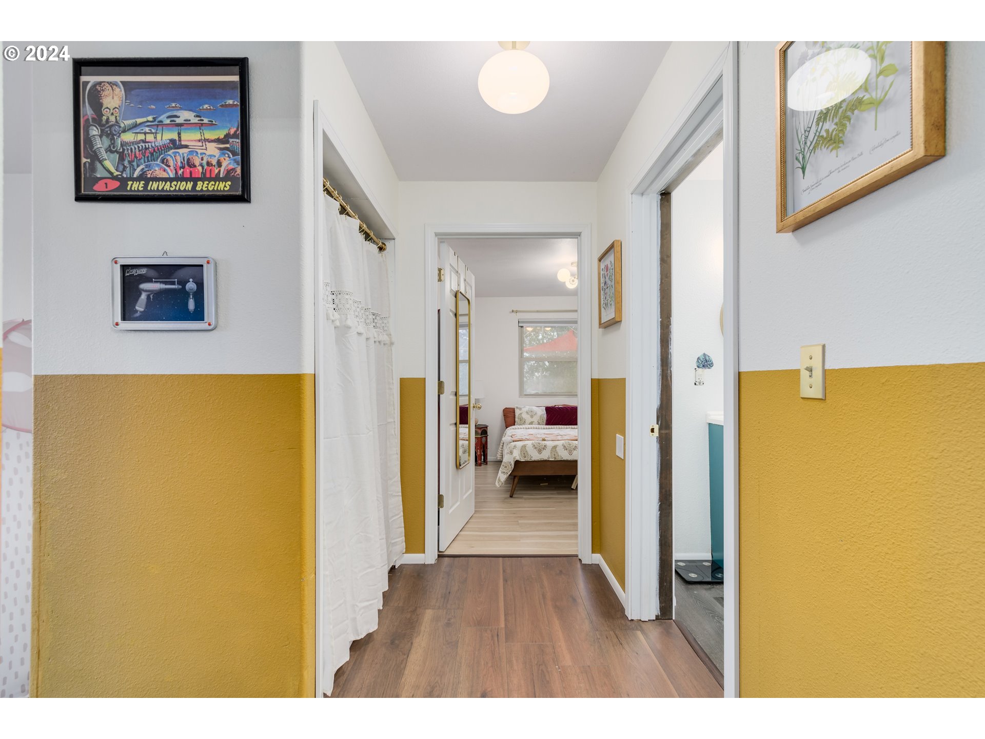 517 South 3rd Street Springfield, OR 97477 - Photo 13 of 27 a view of a hallway with wooden floor and furniture