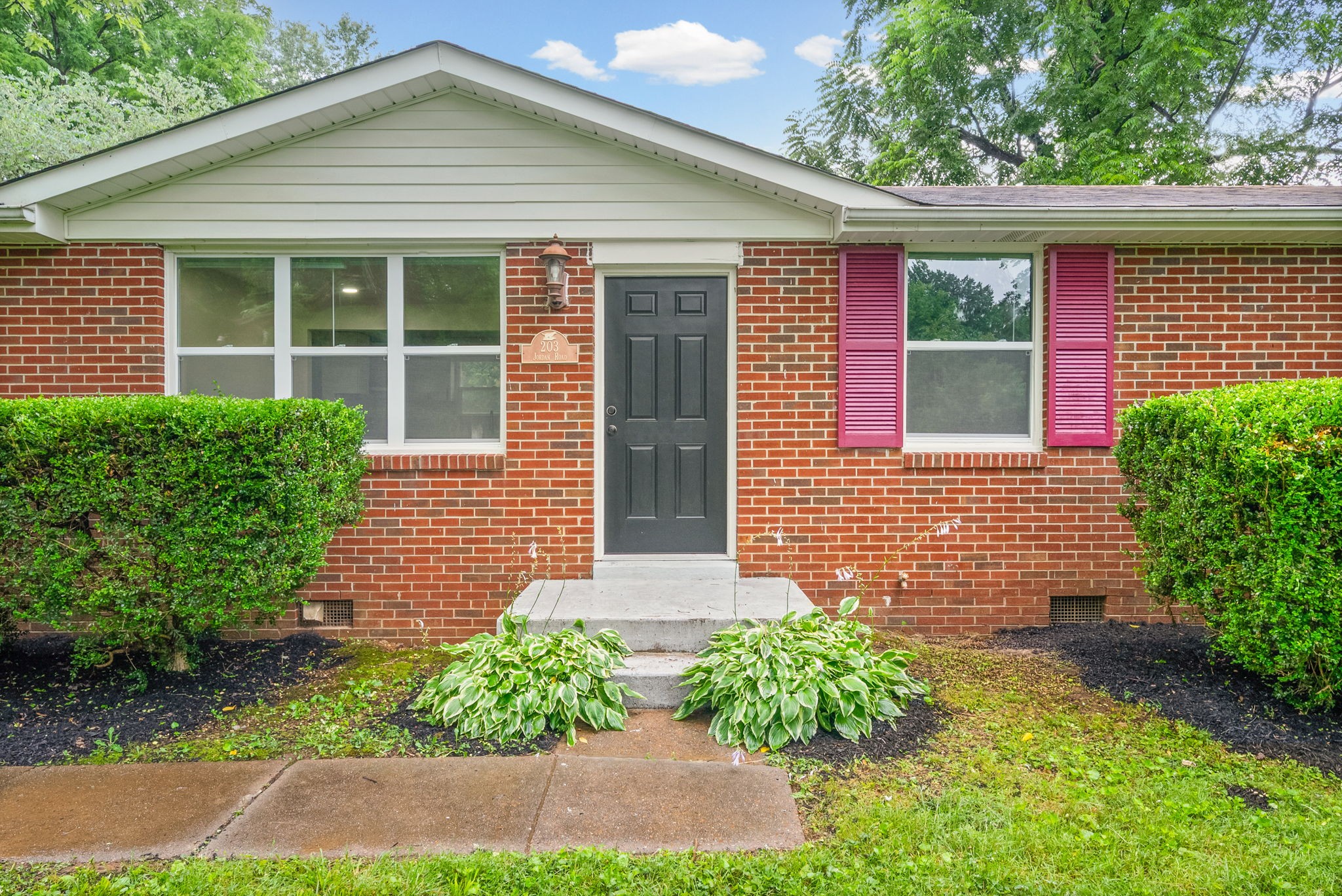 203 Jordan Road Clarksville, TN 37042 - Photo 8 of 30