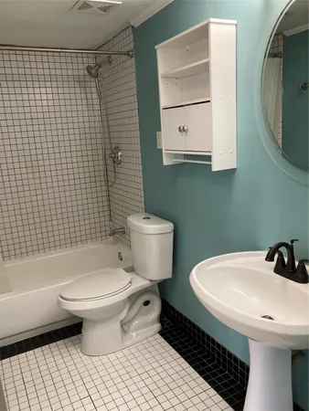$1,300 | 800 Post Oak Boulevard, Unit 50, Houston, TX 77056