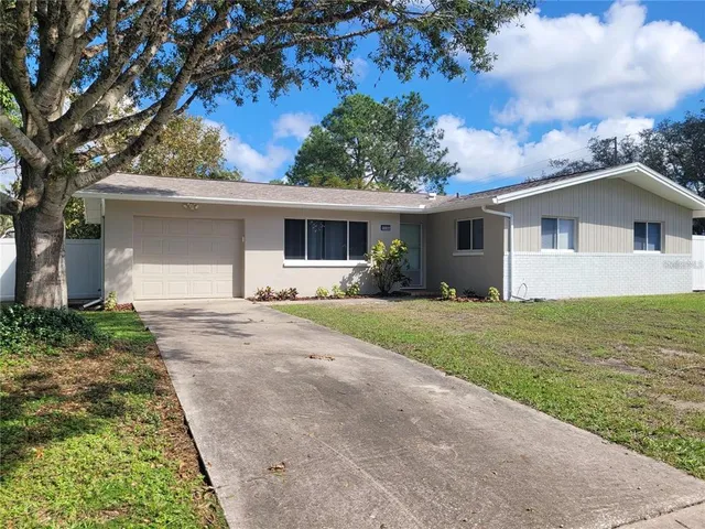$2,800 | 13705 Jamaica Drive, Seminole, FL 33776