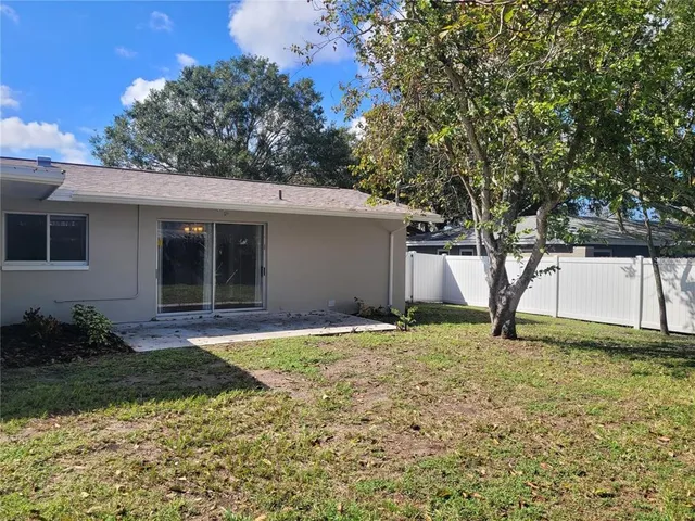 $2,800 | 13705 Jamaica Drive, Seminole, FL 33776