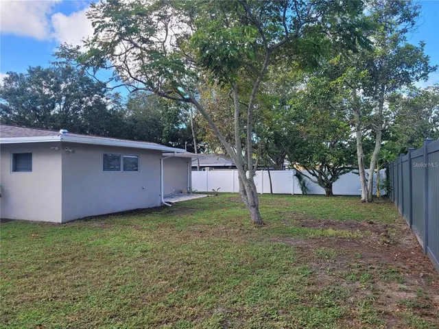 $2,800 | 13705 Jamaica Drive, Seminole, FL 33776