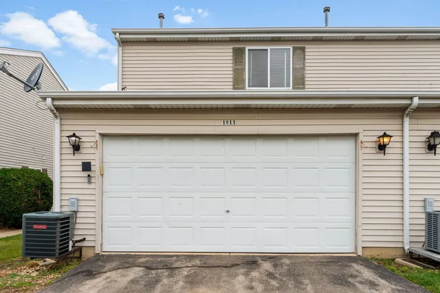 $225,000 | 1911 Mayan Court, Unit 1911, Joliet, IL 60435