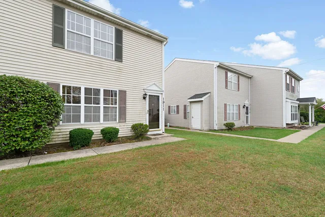 $225,000 | 1911 Mayan Court, Unit 1911, Joliet, IL 60435