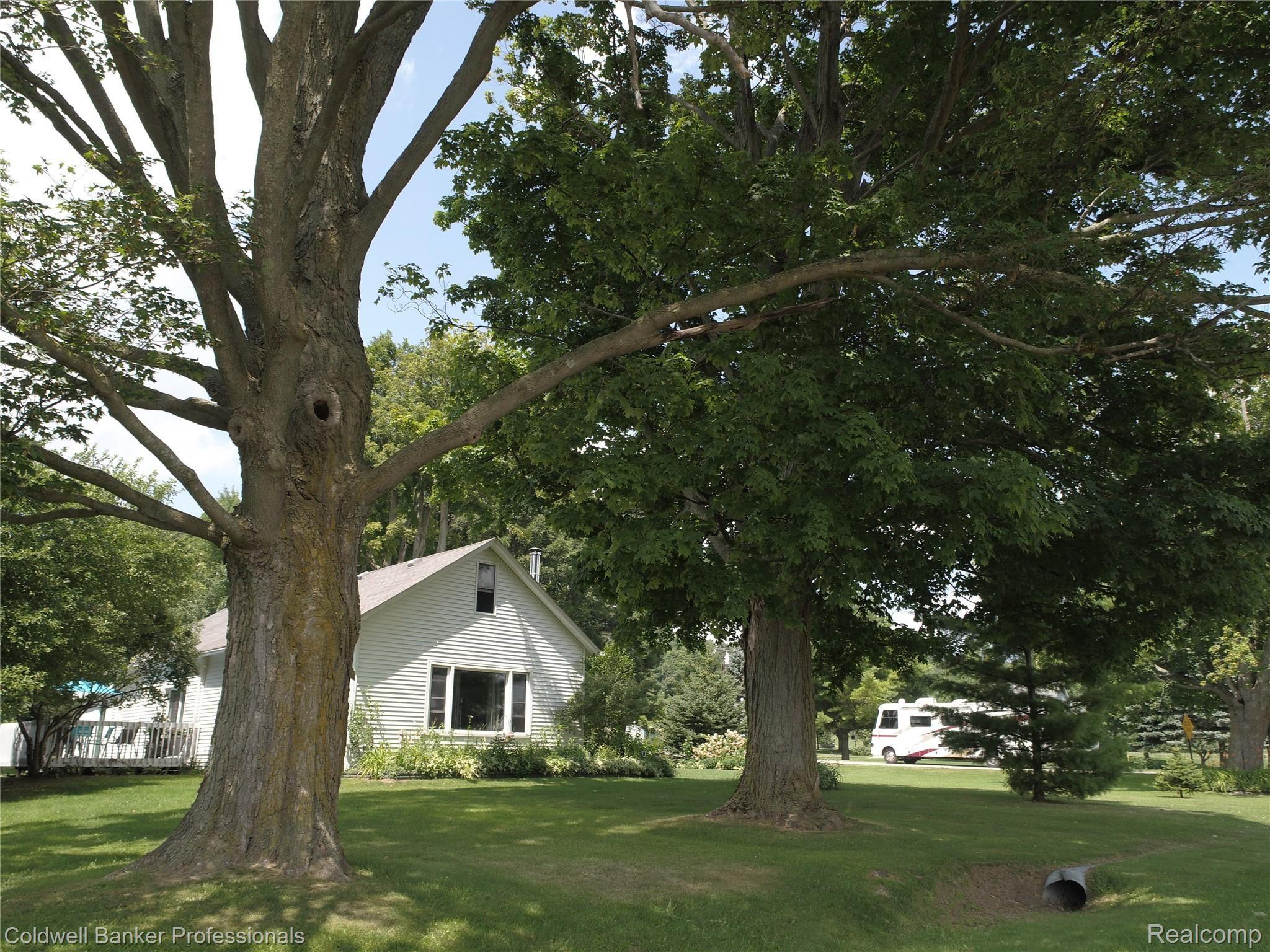 509 West Coulter Road Lapeer, MI 48446 - Photo 7 of 55 f22.JPG
