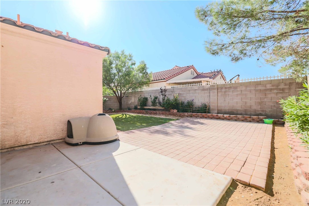 7229 Falling Timber Court Las Vegas, NV 89113 - Photo 33 of 40