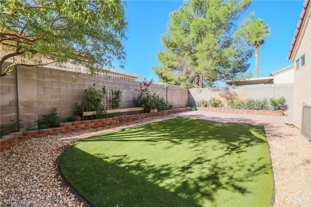 7229 Falling Timber Court Las Vegas, NV 89113 - Photo 38 of 40