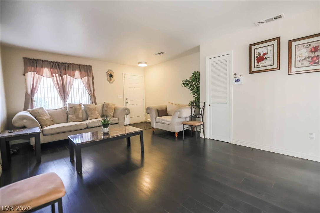 7229 Falling Timber Court Las Vegas, NV 89113 - Photo 6 of 40