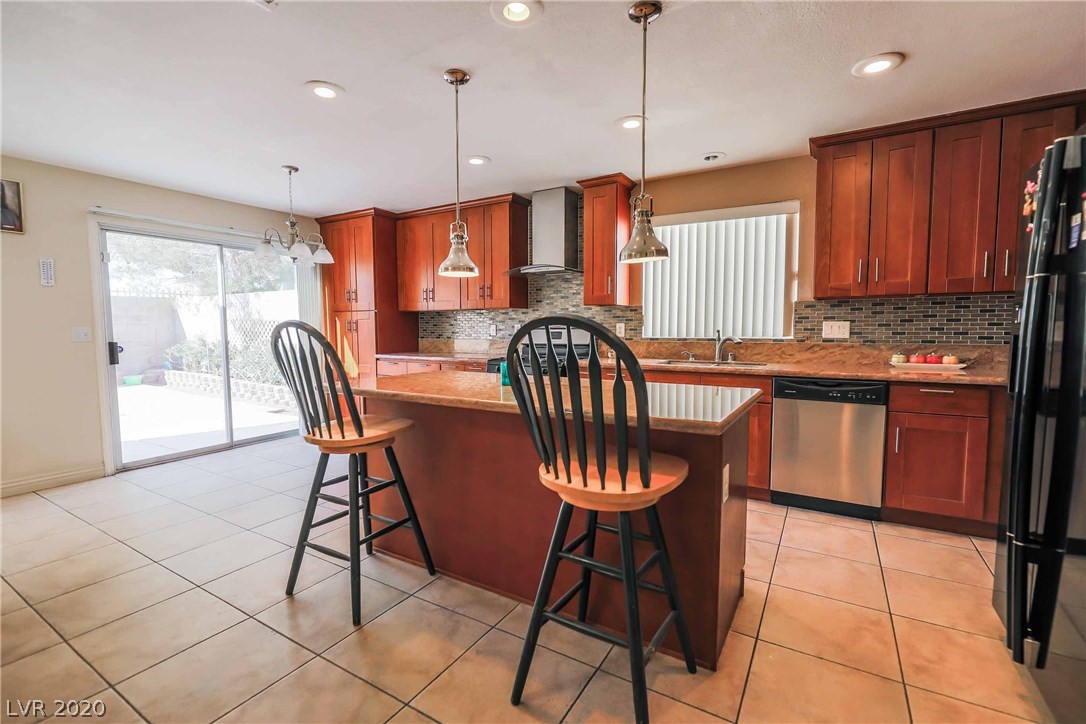 7229 Falling Timber Court Las Vegas, NV 89113 - Photo 9 of 40