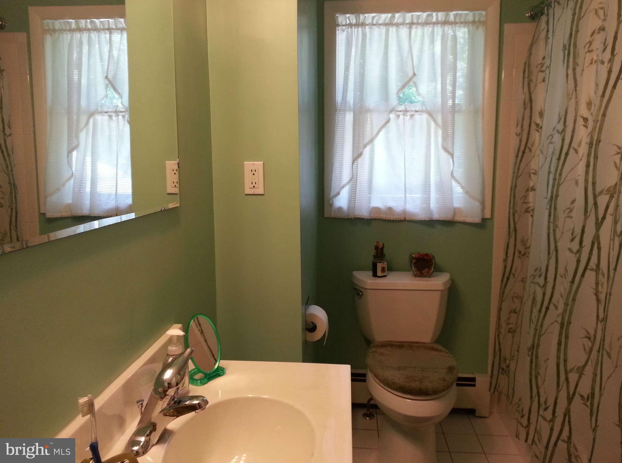 9210 Hines Road Baltimore, MD 21234 - Photo 14 of 26 Bath