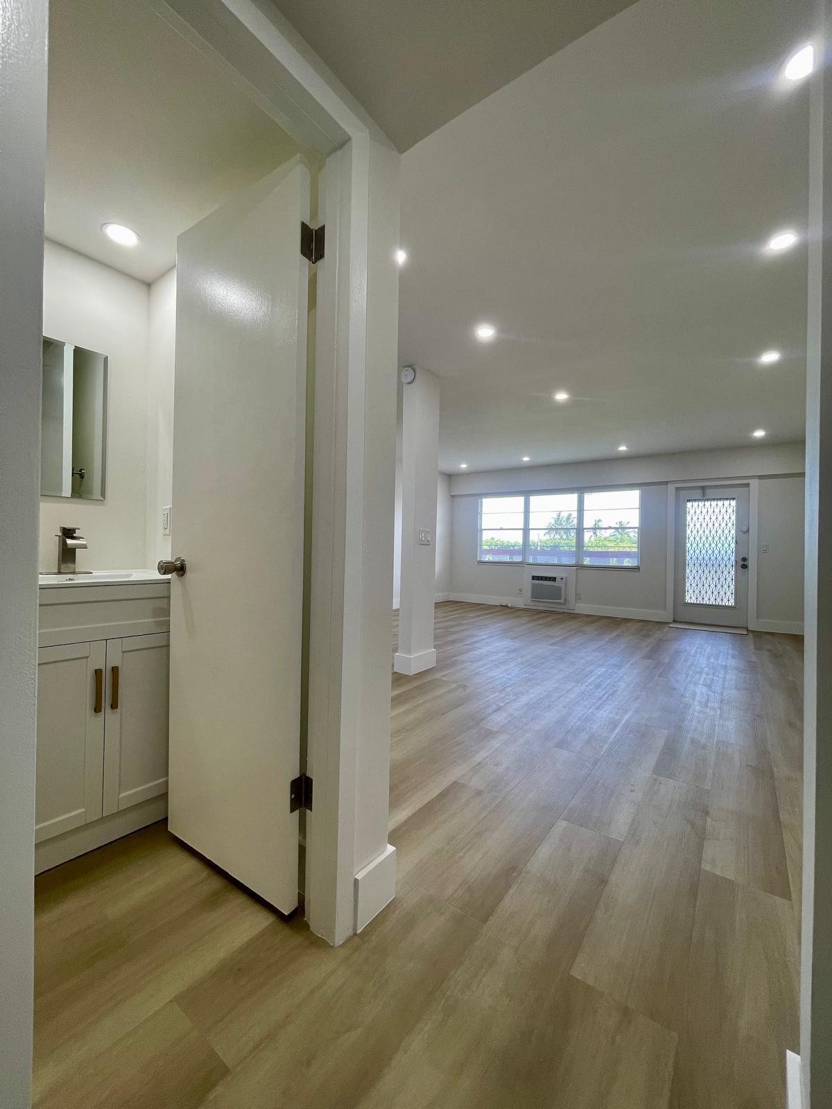 328 Brighton East, Unit H Boca Raton, FL 33434 - Photo 43 of 51 IMG-20250722-WA0064