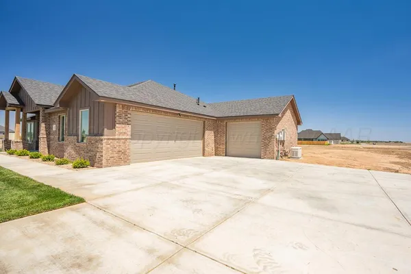 $570,000 | 9881 Copper Crk Drive, Amarillo, TX 79119